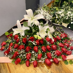  Antalya Çiçekçiler 45 Kırmızı Gül ve Kazablanka Buketi