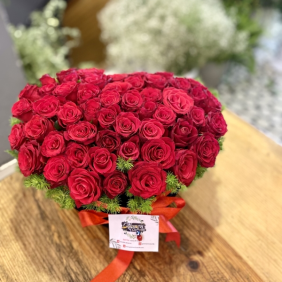  Antalya Çiçek Siparişi 51 Kırmızı Gülle Kalp Şeklinde Kutu Aranjmanı